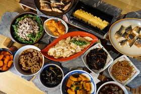 �K�[�f���ƃe���X�ŏt�𖞋i�I���E���F�uThe Day Osaka�v�̒��H�r���b�t�F�̋L���T���l�C��