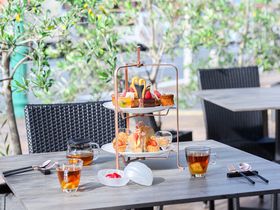 神戸の街を味わう！レトロかわいいミニアフタヌーンティー「Meets KOBE」が再登場の記事サムネイル