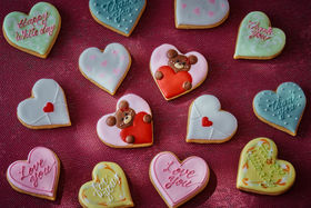 �z�e�����C�h�̓��ʂȃM�t�g���I�O�����h �n�C�A�b�g �����u�z���C�g�f�[ �R���N�V�����v�̋L���T���l�C��