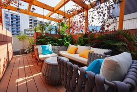 ~cwk10IueBbNzeuThe GALA Hotel UmedavOhI[v̋LTlC