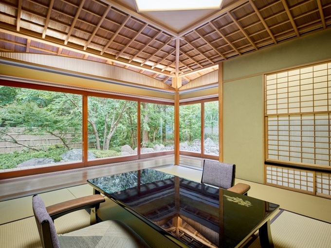 15�������I��������X�e�C�ɂ������߂��ґ�h