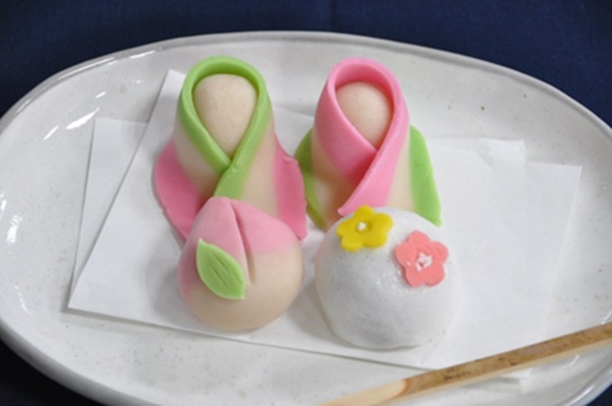 ����4m�́u�Ђȃ~�b�h�v�͈����I����t�[�h��̌��C�x���g���[��