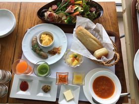 明石海峡大橋が目の前！「ホテルセトレ神戸・舞子」で新鮮野菜の朝食を