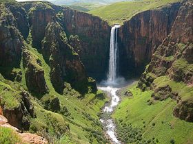 天空の王国レソト！アフリカ最大落差を誇るマレツニャーネの滝で絶景トレッキング！