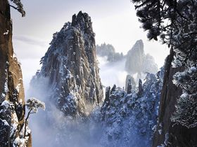 「黄山を見ずして山を見たというなかれ」中国水墨山水画の世界で魂が震える！