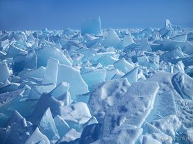 年に一度の地球の奇跡！ロシア・バイカル湖に訪れる氷のスーパーイリュージョン
