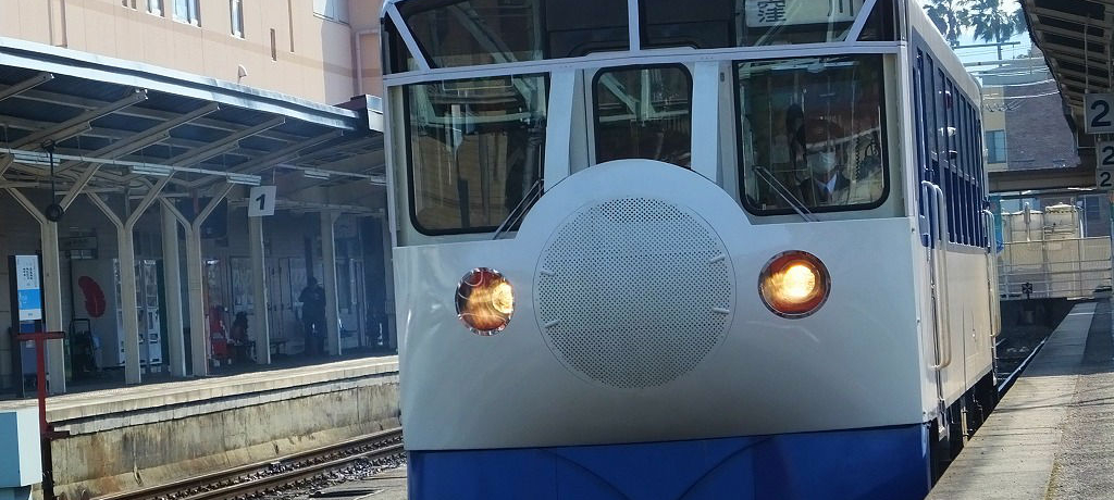 ���E�Œx!? �Ȃ񂿂���ĐV�������l���\��𑖂�u�S���z�r�[�g���C���v����l�C!!