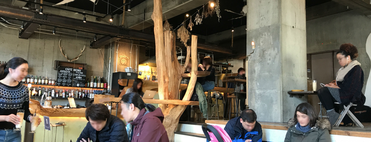 �܂�ō������w�I���O�̃Q�X�g�n�E�XNui. HOSTEL & BAR LOUNGE