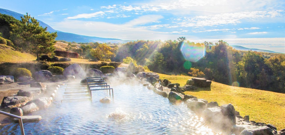 ���쉷��u���̖{�����z�e���v�ň��h�����イ���������̎��R�𖞋i�I