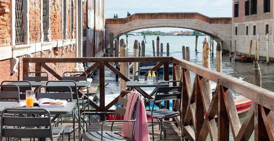 �^�͂����Ȃ��璩�H���I���R�x�̍����h�u�R���{�E���F�l�`�A�v