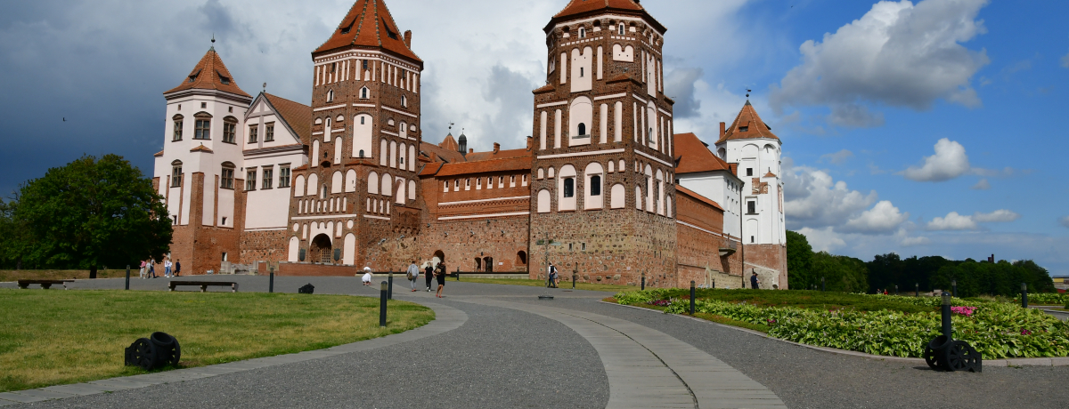 �x�����[�V�̐��E��Y�u�~�[����v��K�˂�