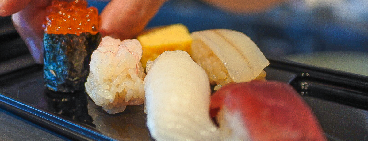 �z�e���j���[�I�[�^�j�i�����j�ڂ̑O�Ŗ�����r���b�t�F���������I