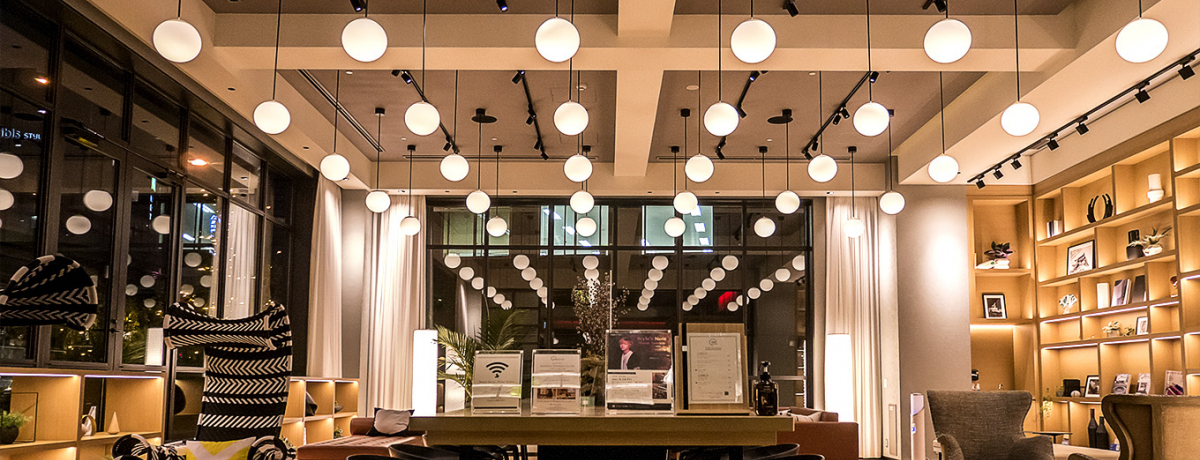 ujbR[X^CÉvŕ炷悤ɉ߂ze