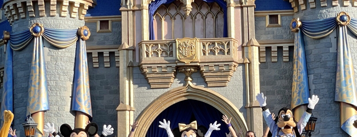 50���N�I�u���E�ň�ԃ}�W�J���ȃZ���u���[�V�����v���E�H���g�E�f�B�Y�j�[�E���[���h�E���]�[�g�ő̌�