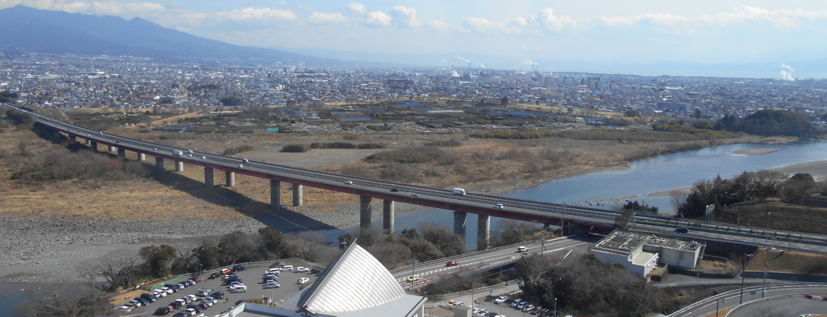 ���]���Q�I���������E�x�m��r�`�u�t�W�X�J�C�r���[�v�ŃX�����Ȍi�F���y���������I