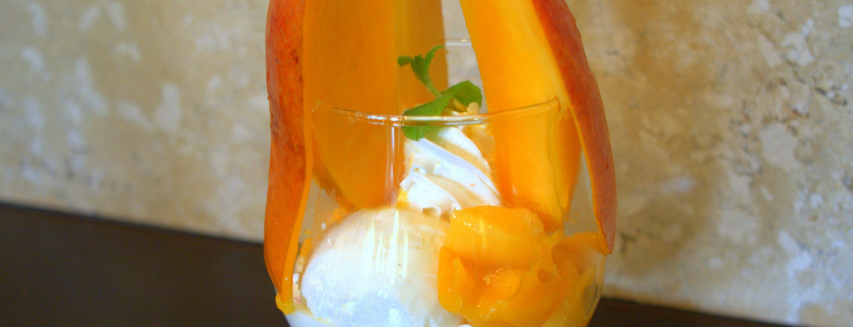 �ɏ�̃}���S�[�p�t�F�I�{�Ó��u�y���̉ʎ��v�Ńt���[�c�Â���