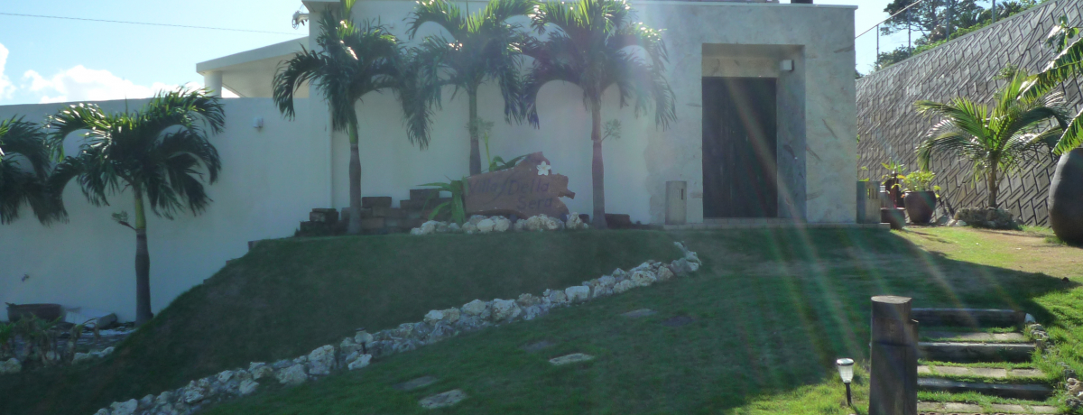 1��2�g����I��l�ׂ̈̃X���[���z�e���A����ÉF�����̃��B�� �f�� �Z�[��