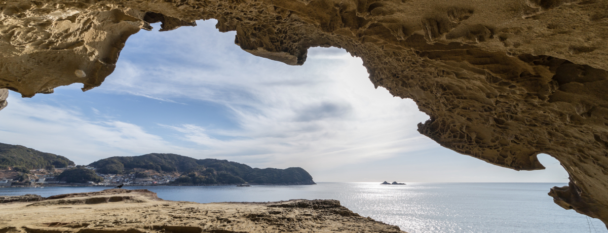 �O�d���F��s�E���E��Y�u�S����v�œ`���ɐG���U����I