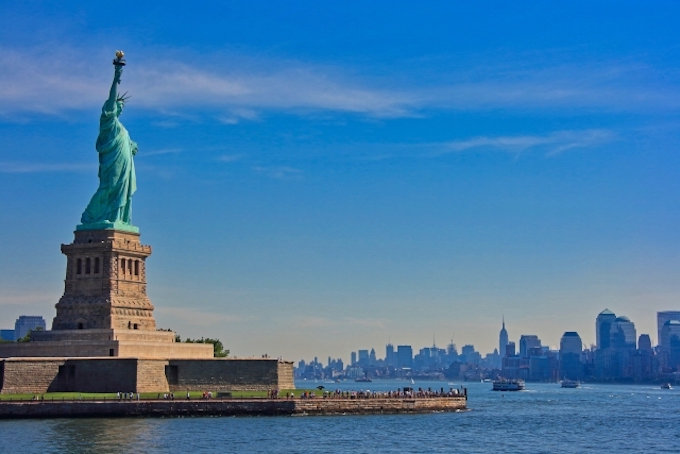 ���{����j���[���[�N�܂ł̔�s���Ԃ���`���Ƃɉ���I