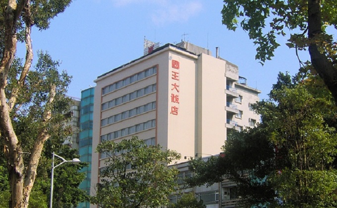 Gy[ze͒RGAŐÂɉ߂邨߃zeI