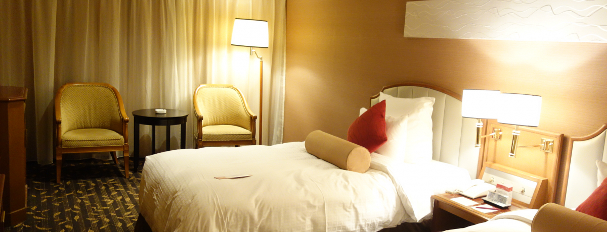 EYEOo[@Ɉԋ߂zeuANANEvUzeOo[qvŖSn̖