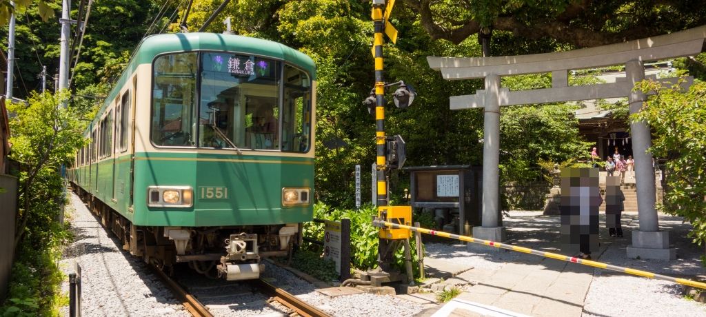 ���q�E���J�G���A�̐_�Е��t�����邨�U���R�[�X