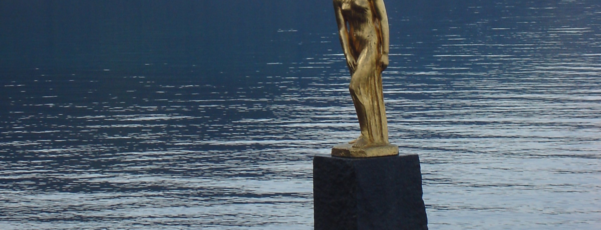 ���e�ɉ����сA�H�c���c��΂͏����Ɋ������p���[�X�|�b�g�I