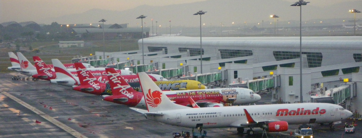 ȂƔs@^ʉ߁INAv[`KLIA2i|Cg