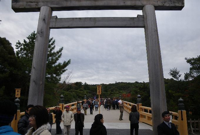 ɐ_{ɍsȂAʋ{ɂQ肵ăp[`[W