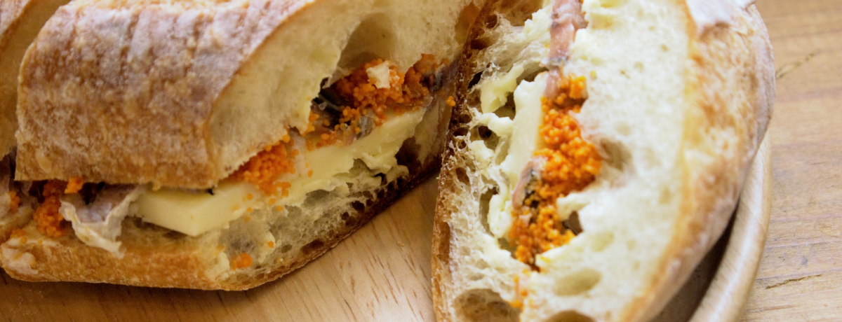 �n���Řb��̎���O�����I�ӂȂ����T���h���u���b�N�o�X�o�[�K�[