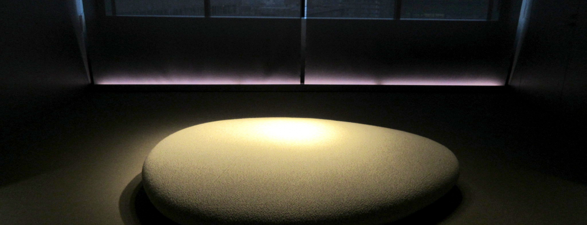 �w�����f�U�C���z�e���u�����V���v�ŉ����E���K�ȑ؍݂��I