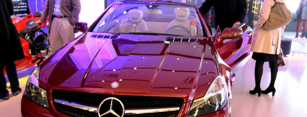 �x���c�Ɉ͂܂�Ă����ɖ{�i�t�����`���I�Z�{�؁u�����Z�f�X�E�x���c �R�l�N�V�����v