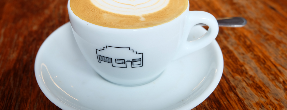 �����{�����̃J�t�F���������I��������ԂŐ�i�R�[�q�[�ɐ��