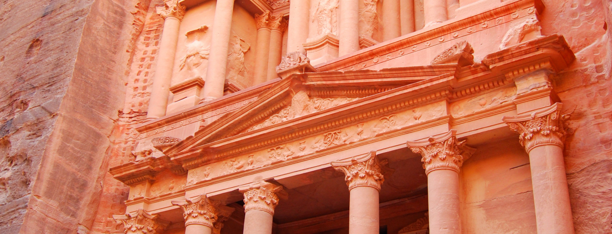 �܂��ɉf��̒��̐��E�I�����_���E�؃g����Ղ͗\�z�O���K�i�O�I