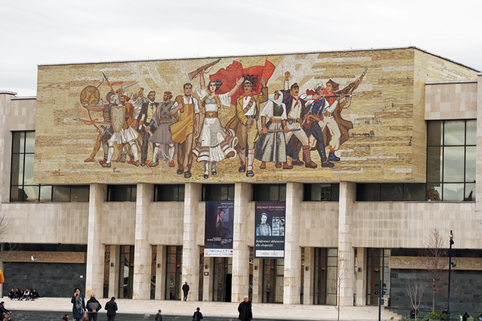 ���j�����ق������I�A���o�j�A�̎�s�e�B���i�����