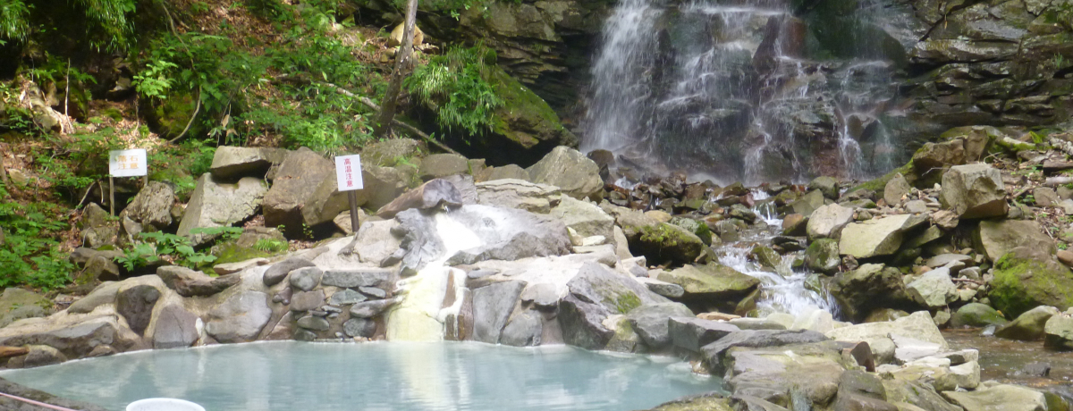 R̐XAAɈ͂܂ꂽChȘIVCuԒ受̓v