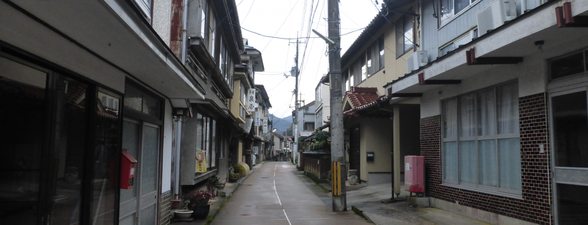 �Q�̋������ɖ����ꂽ���I���a�̕���̎c��R���u�U�R����v