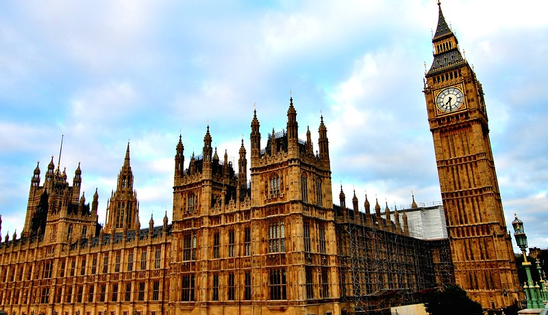 h̏ےIEFXg~X^[{airbOxj̓CMX\όI