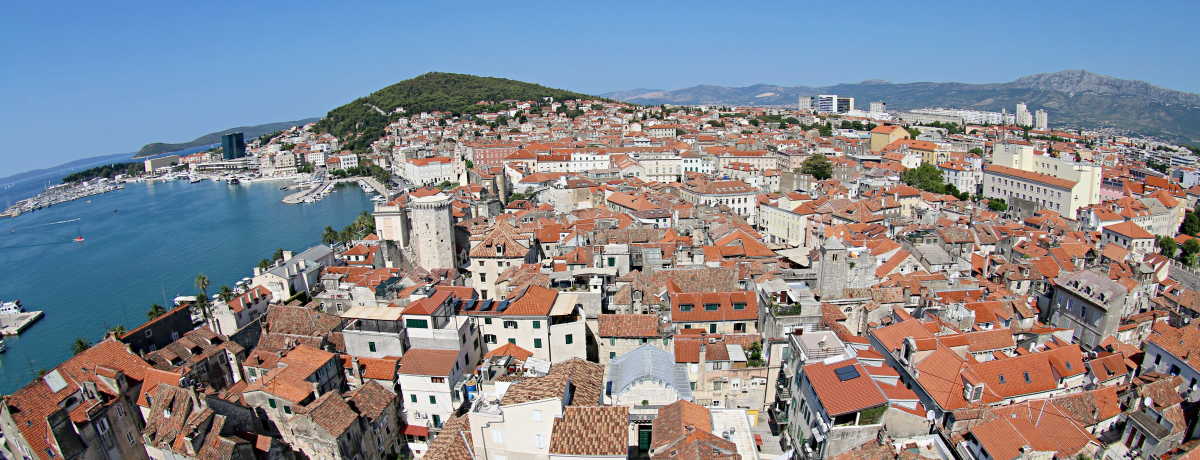 �N���A�`�A�̐��E��Y�s�s�I�X�v���b�g�����ό��P�����f���R�[�X