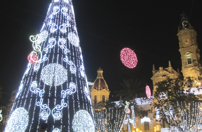 16܂ŃNX}XIoVA̔Ns͐R