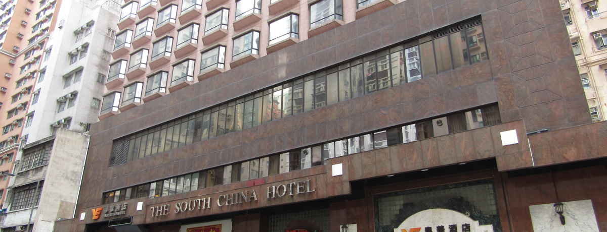 ���`�̏����̊X�ŃL�����ƌ���u�U�E�T�E�X�`���C�i�z�e���v