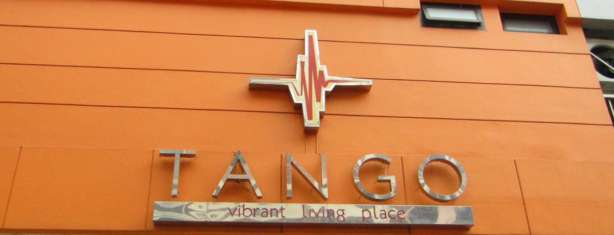 �o���R�N���ۋ�`�֓S���ň�{�I�u�^���S�E���@�C�u�����g�v�ŋC�y�ɃX�e�C