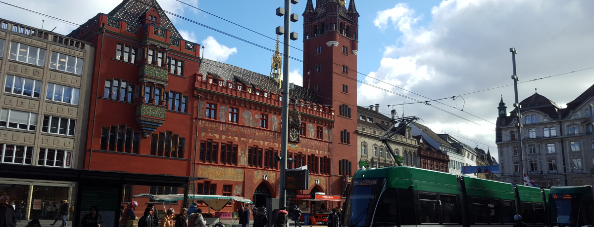 �g������3�J���𑖍s�I�o�[�[���͏�蕨�D�������̃��j�[�N�ȊX