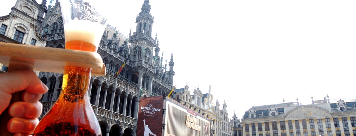 ���E��Y�Ƀr�[���Ŋ��t�I�x���M�[�E�O�����v���X�u���E�ōł��������L��v�͈�����������I