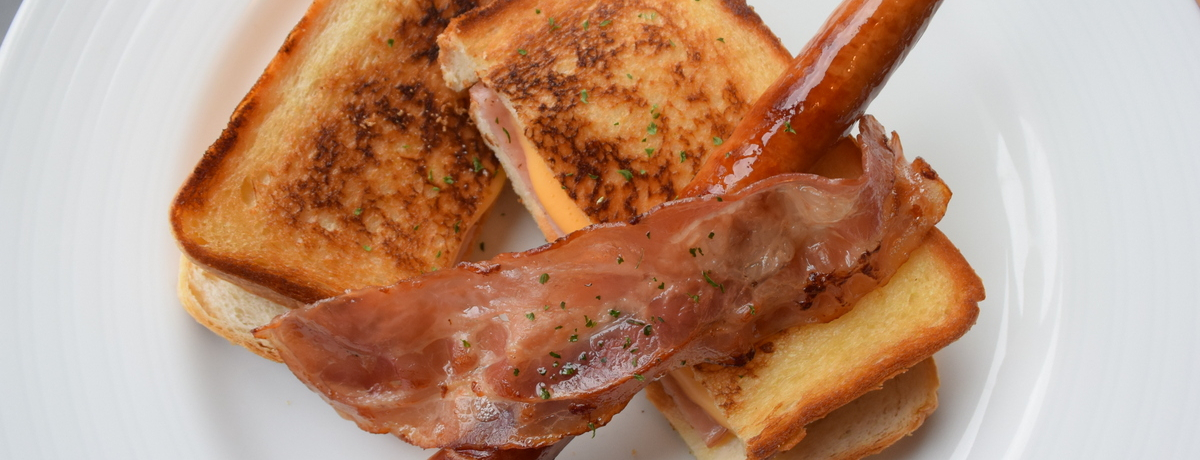 �R�R�͊O��!?�C�O���s�q�Ɉ������j�Z�R�u���܂܂�u�e�B�b�N�z�e���v