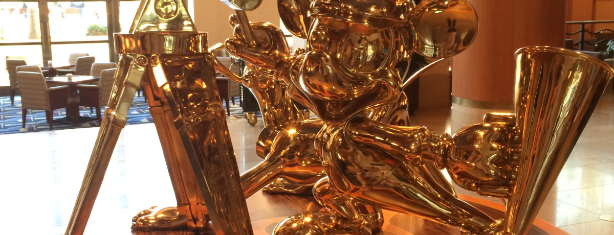 ���l�u�f�B�Y�j�[�A���o�T�_�[�z�e���v�ŃL�����N�^�[�Ɉ͂܂ꂽ���̂悤�ȂP�����I