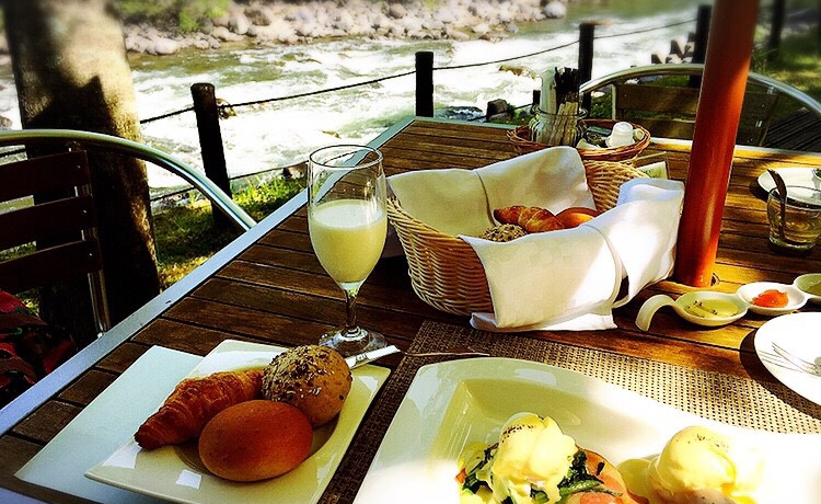 �k�����H�Ɍk���a���I�u���샊�]�[�g �������k���z�e���v�ŐX�̎��R�ƐH�𖞋i