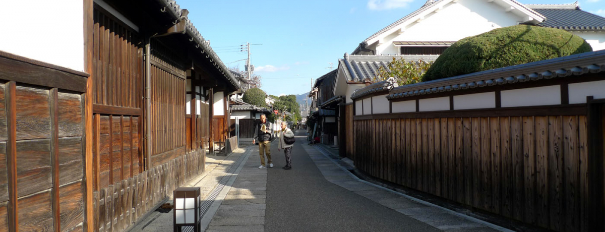 �]�ˎ���փ^�C���g���b�v�I���E�x�c�ю������̗��j�I�X���݂��Ԃ��U��