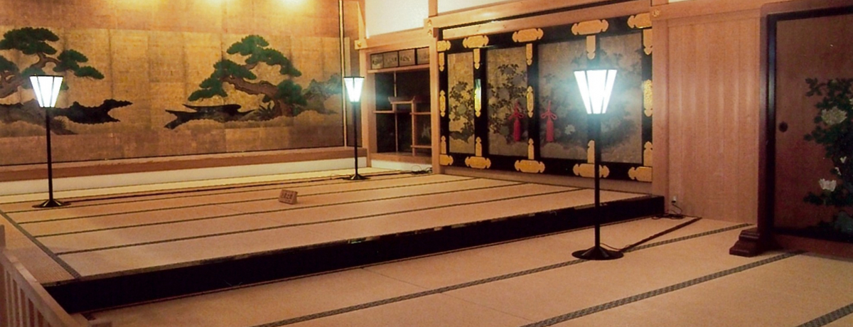 �����O��O�g�̒��œ���̌�����U�����悤�`�R��`