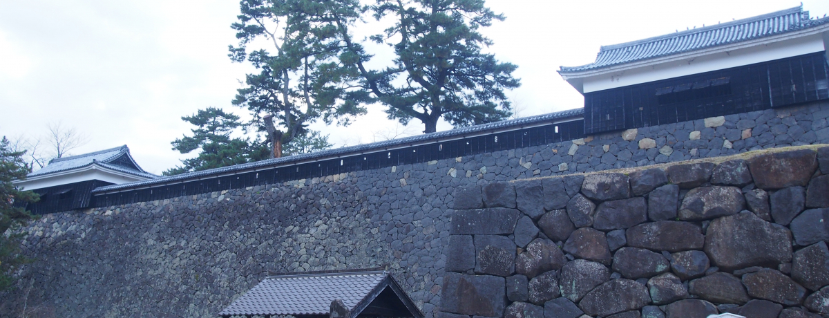 RAB̌V͐Ɍb܂ꂽߏhq̑s`]`